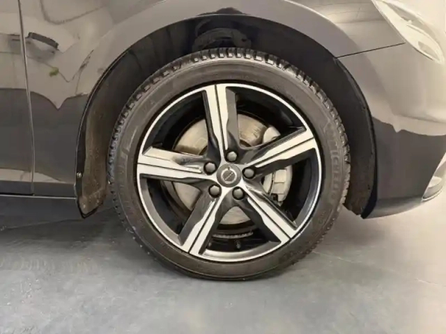 Volvo V40 t2 122ch r-design geartronic — photo 15