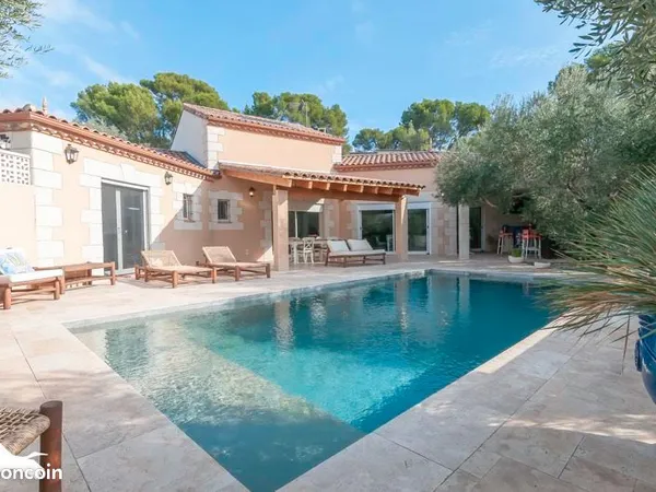 Villa 4 pièces 148 m²