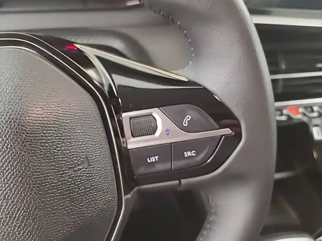 Peugeot 208 puretech 75 s&amp;s bvm5 — photo 23