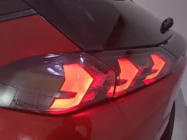 Peugeot 2008 puretech 100 s&amp;s bvm6 — photo 17