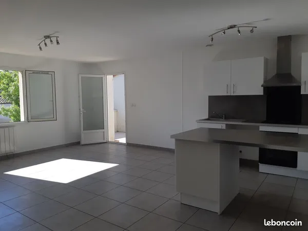 Beau T3 au 1er étage avec terrasse
