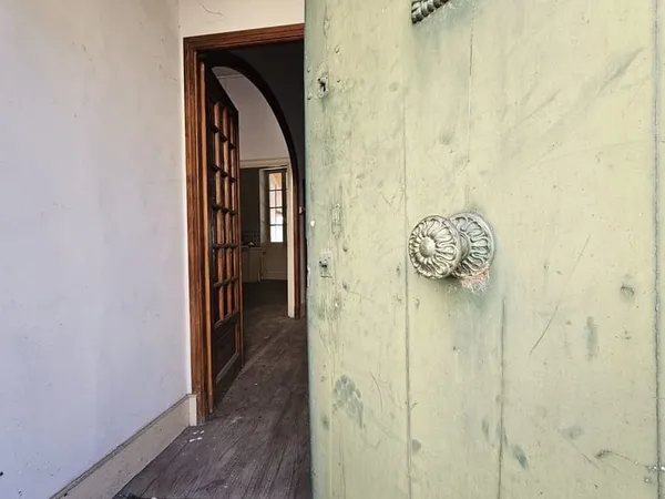 Maison de village à rénover, petit prix