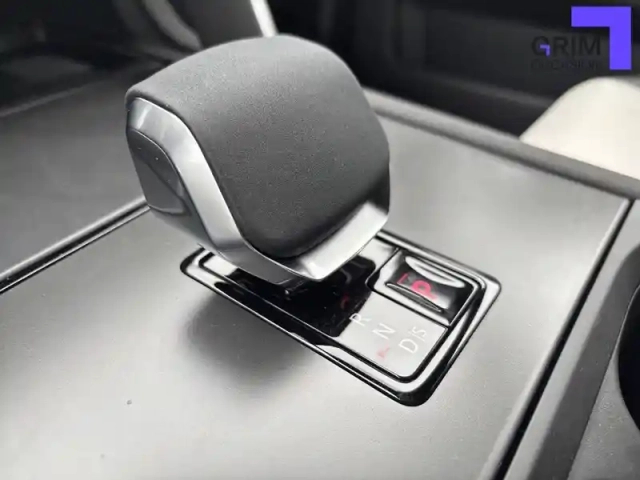 Land Rover Discovery Sport p270e phev awd bva — photo 10