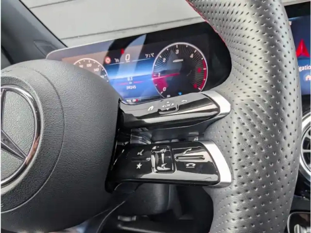 Mercedes Gla 180 d — photo 22