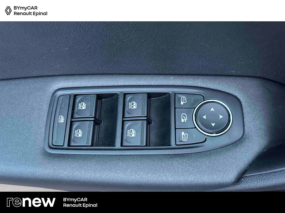 Renault Captur TCe 90 — photo 17