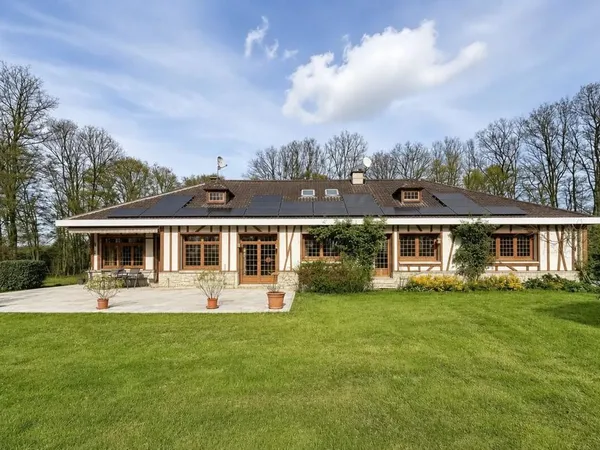 Majestueuse Maison Familiale de 303m², 2ha de Parc