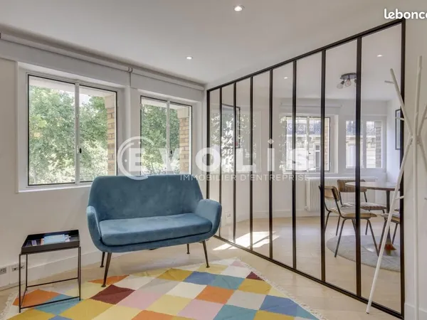Bureau 440 m²
