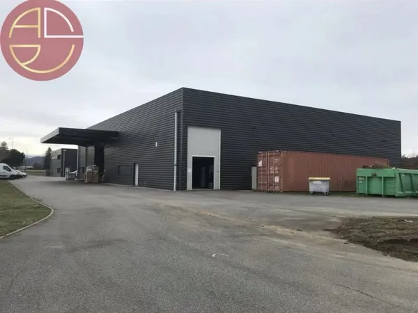 Local 1 pièce 2058 m²