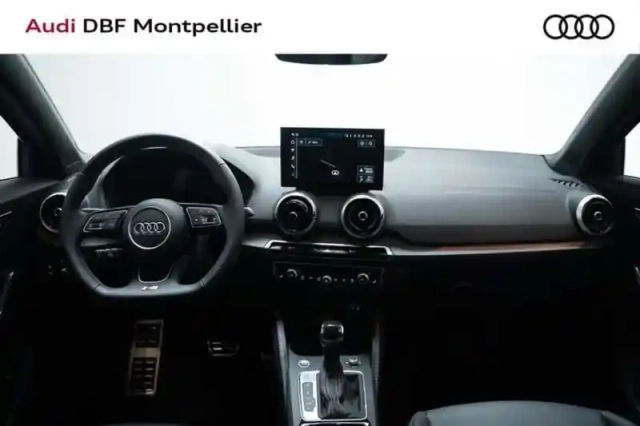 Audi Q2 35 tfsi 150 s tronic 7 s line plus — photo 5