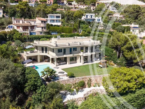 Villa 7 pièces 370 m²