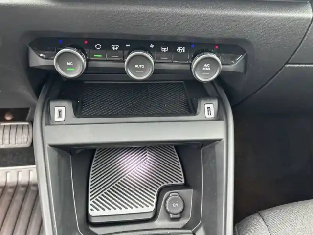 Citroën C4 puretech 130 s&amp;s eat8 — photo 25