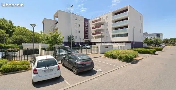 Appartement 3/4 pièces 75 m² • Étage 2/4 avec Balcon de 12 m2 et Garage double fermé de 26 m2 en sou
