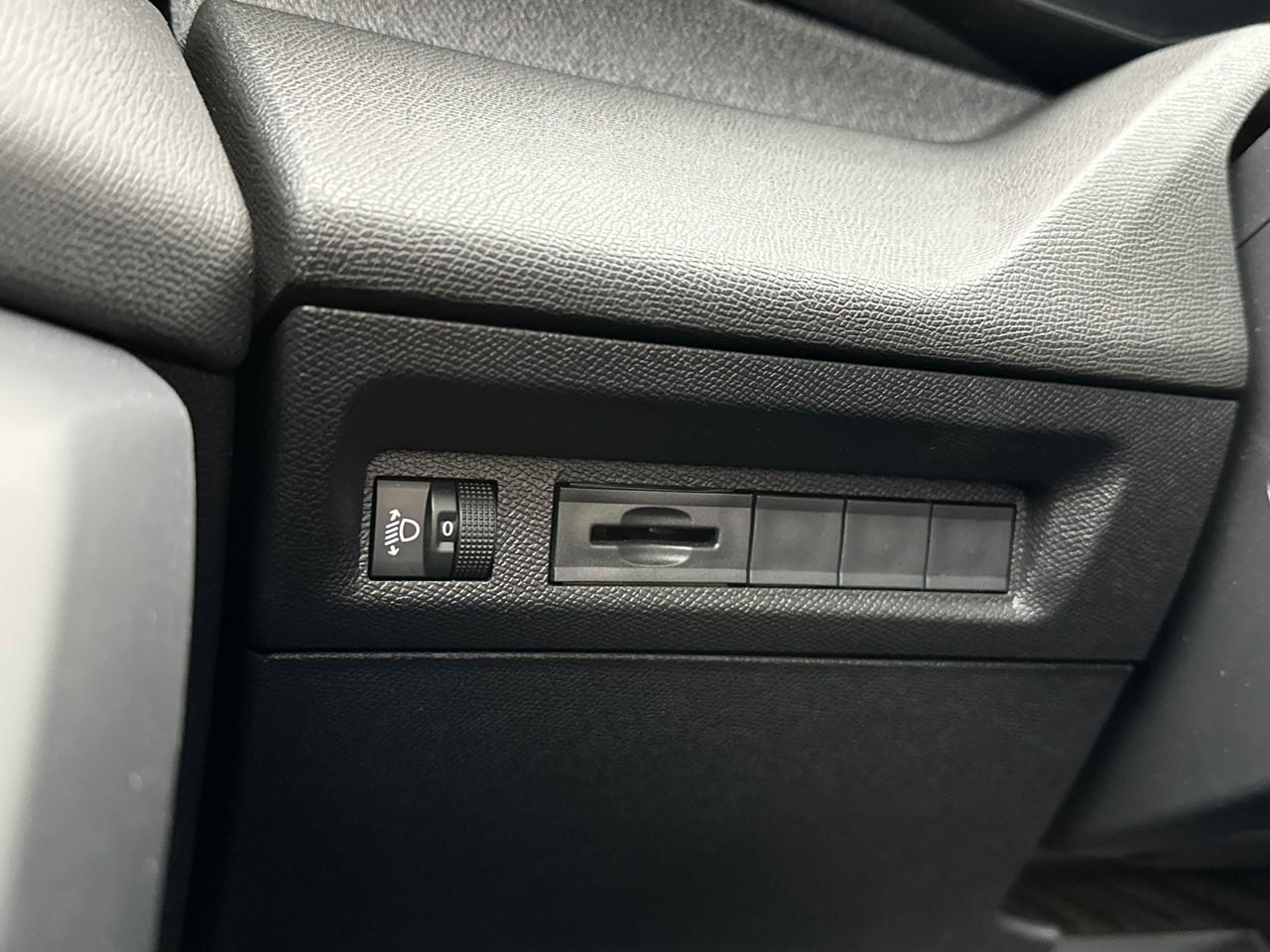 Peugeot 308 bluehdi 130ch s&s eat8 allure — photo 16