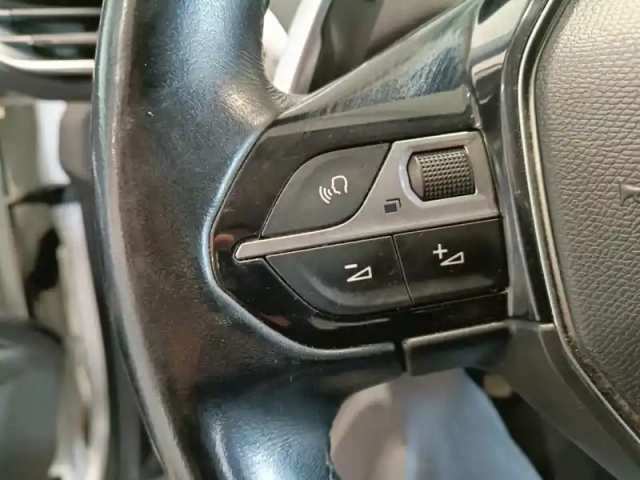 Peugeot 3008 1.2 puretech 130ch s&amp;s eat6 — photo 15