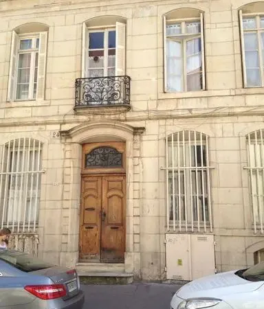 Local professionnel 42 m² - Dijon centre historique - RDC - idéal profession libérale