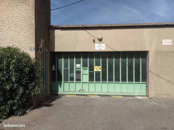 A louer, places de stationnement sécurisées
