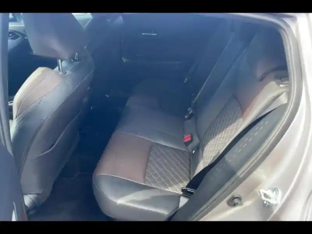 Toyota C-Hr hybride distinctive — photo 11