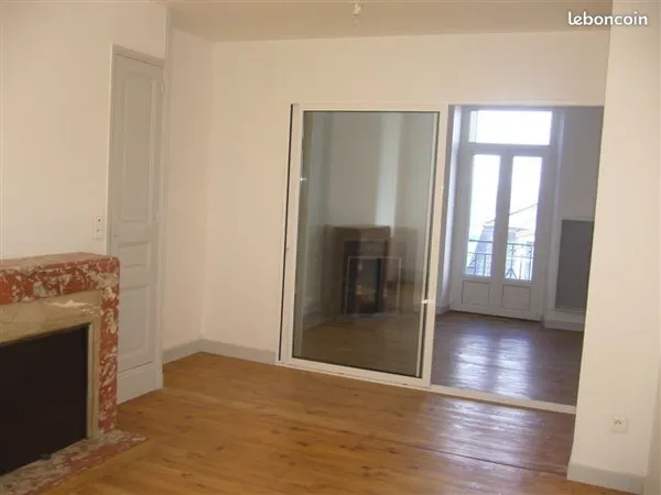 Thiers t2 f2 balcon, tres belle vue,