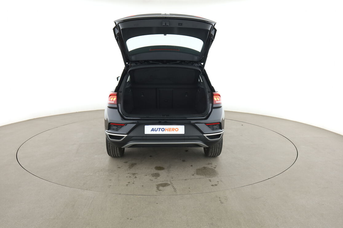 Volkswagen T-Roc 1.5 TSI EVO Carat DSG7 — photo 15