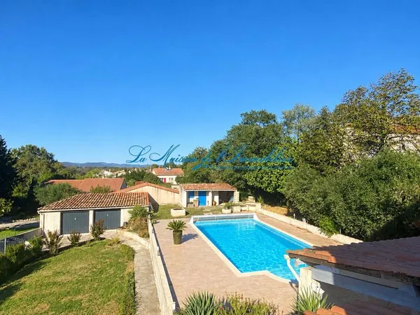 Maison 6 pièces 156 m²