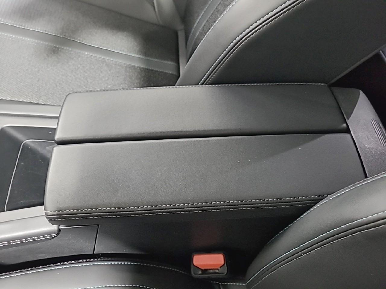 Peugeot 308 phev 180 e-eat8 allure pack — photo 19