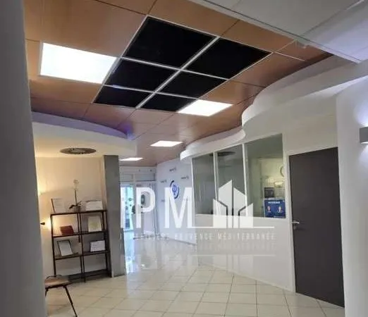 Local bureaux 1550 m2 à louer 13010