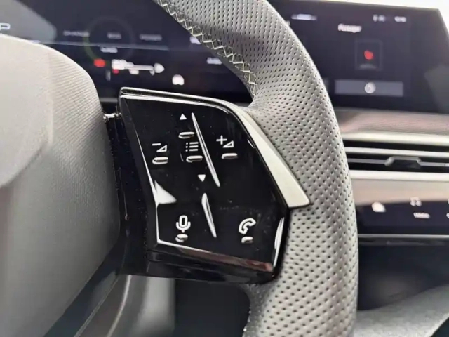 Peugeot 5008 hybrid 145 e-dcs6 — photo 9