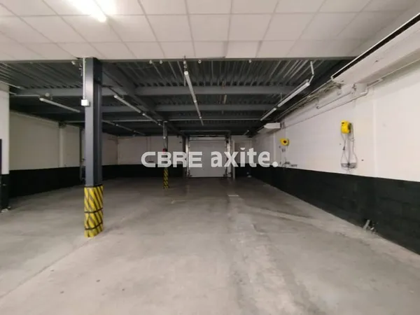 Local commercial 375 m²