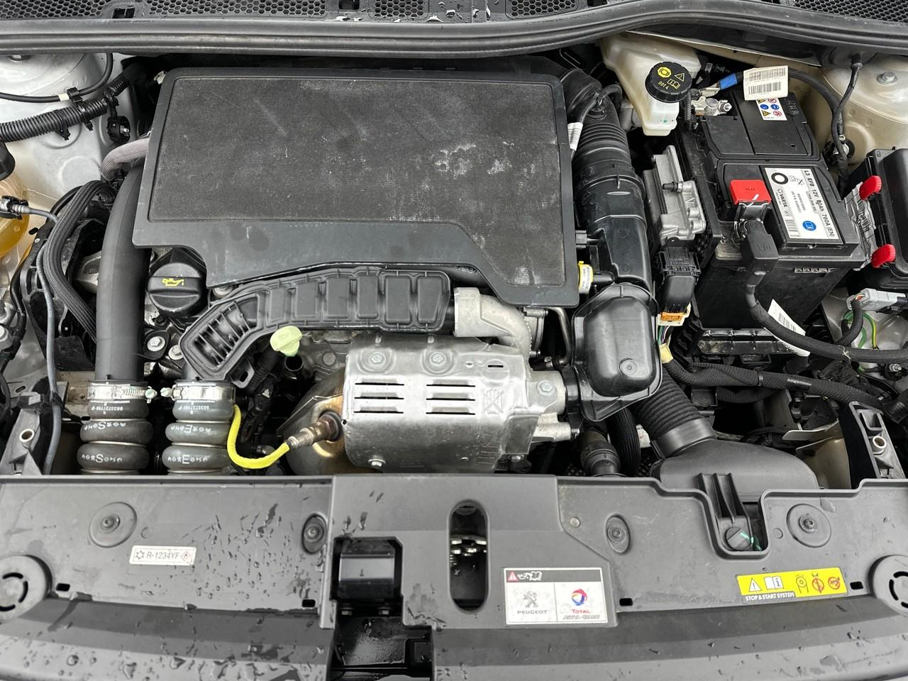 Peugeot 208 puretech 100 s&s bvm6 style — photo 13