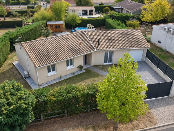 Maison 5 pièces - 110 m² - terrain 750 m² - Montussan centre (33450)