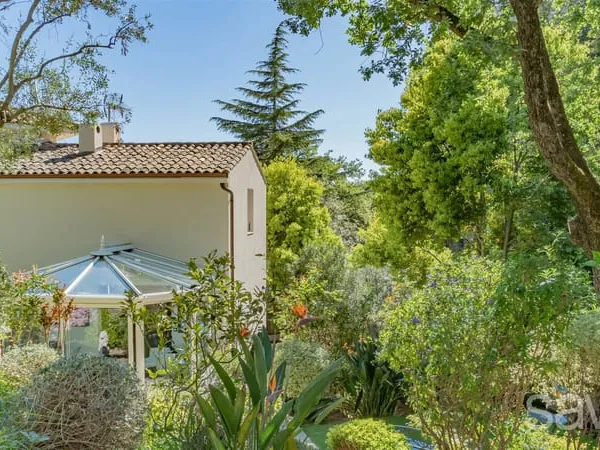 Magnifique villa avec jardin