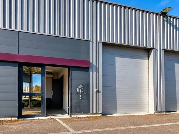 Local d'activité 118 m²
