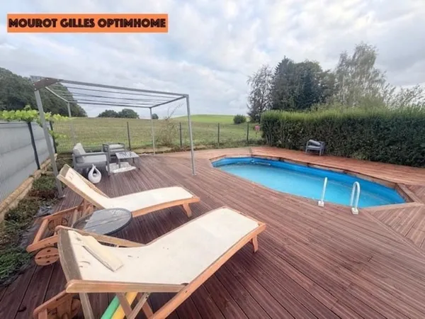 MAISON DE 194 m² AVEC PISCINE ET TERRAIN DE 1 150 m² À HADOL