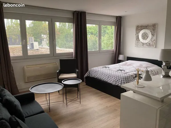 Loue chambre 23m2 dans appartement partagé de 120m2