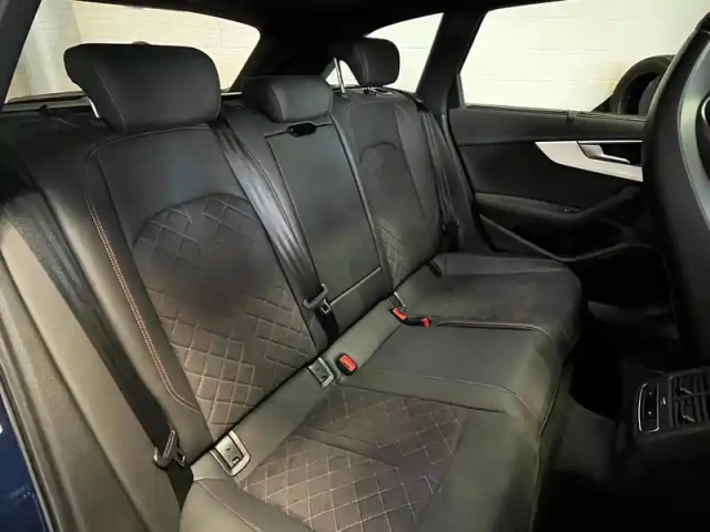 Audi A4 avant 35 tfsi 150 s tronic 7 — photo 29