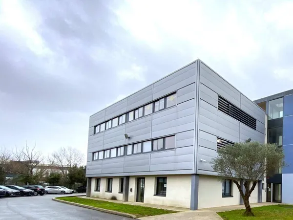 Bureau 230 m²