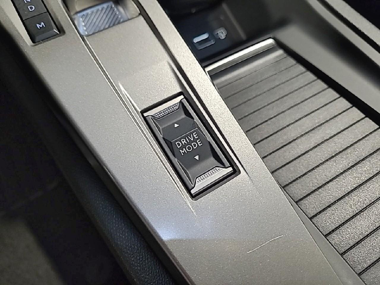 Peugeot 308 hybrid 145 e-dcs6 allure — photo 24