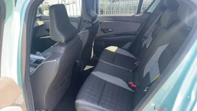 Renault 4 renault  e-tech electrique 150 ch autonomie confort — photo 10