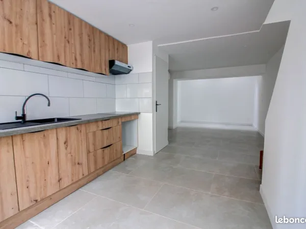 À louer - Maison de village rénovée de 81 m² - 3 chambres - DPE A