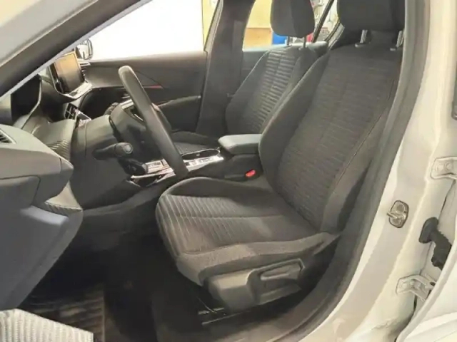 Peugeot 208 e- 136 like carplay — photo 10