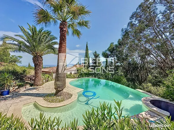 Villa 7 pièces 256 m²