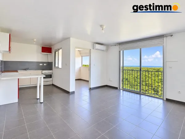 Appartement 2 pièces - Cayenne - Dernier étage + parking