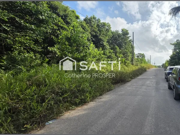 TERRAIN CONSTRUCTIBLE d'EXCEPTION à MACOURIA