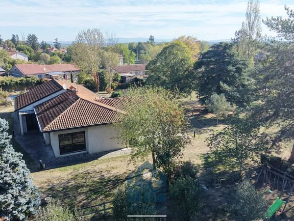Propriété 6 pièces 4 chambres avec grange, cave, maison d'am