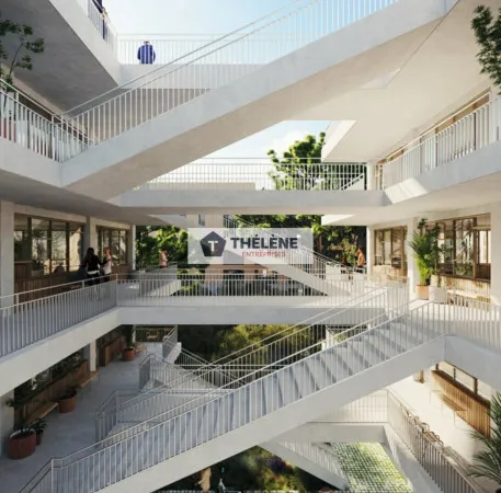 Local commercial 619 m²