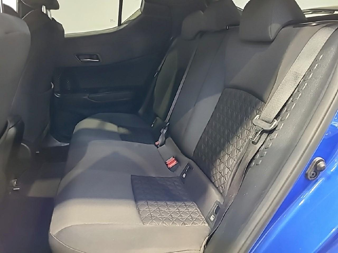 Toyota C-Hr hybride 1.8l edition — photo 13