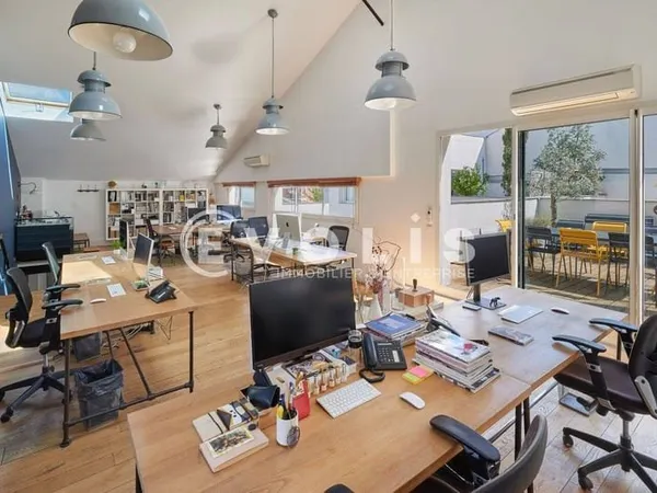 Bureaux 150 m²