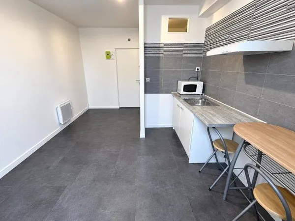 Appartement Location Montereau-Fault-Yonne 1p 14m² 390€