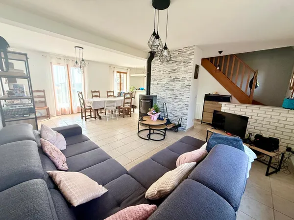Maison familiale 123 m2 5 chambres Garage- HODENC L'EVEQUES
