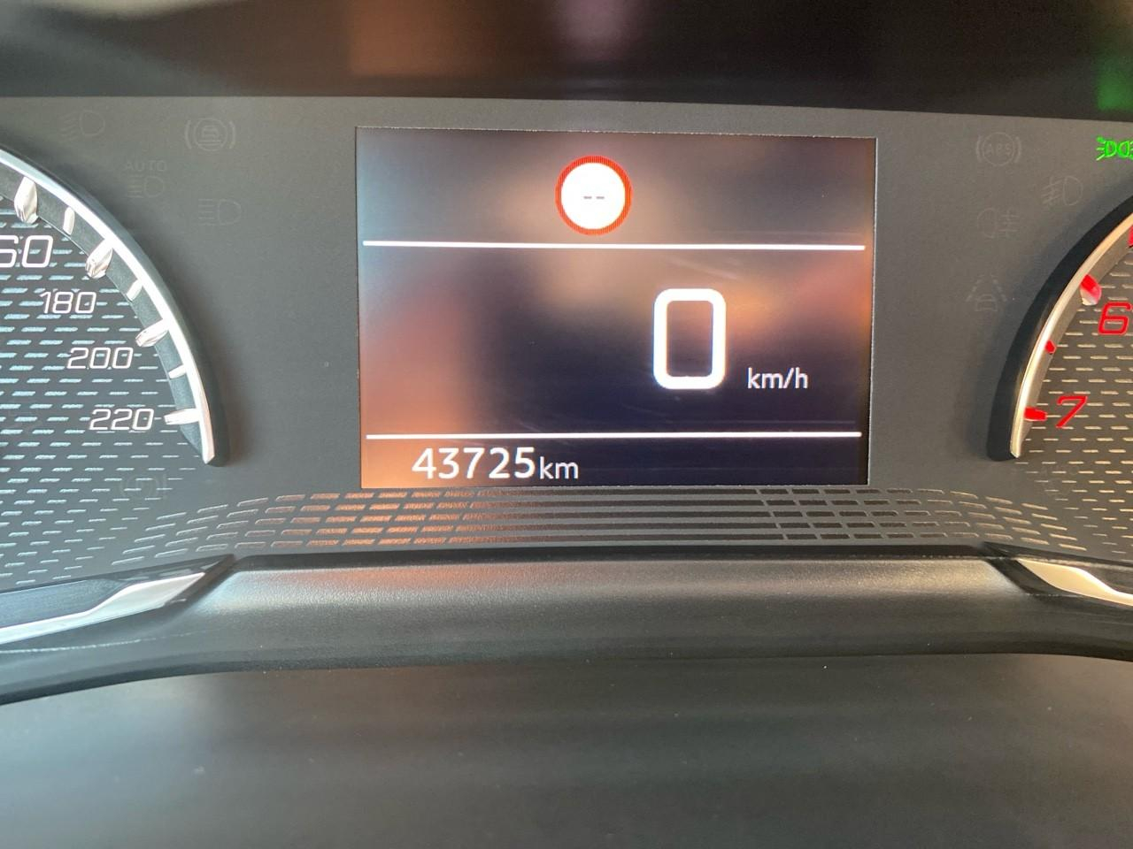 Peugeot 208 1.2 puretech 100ch s&s allure — photo 21